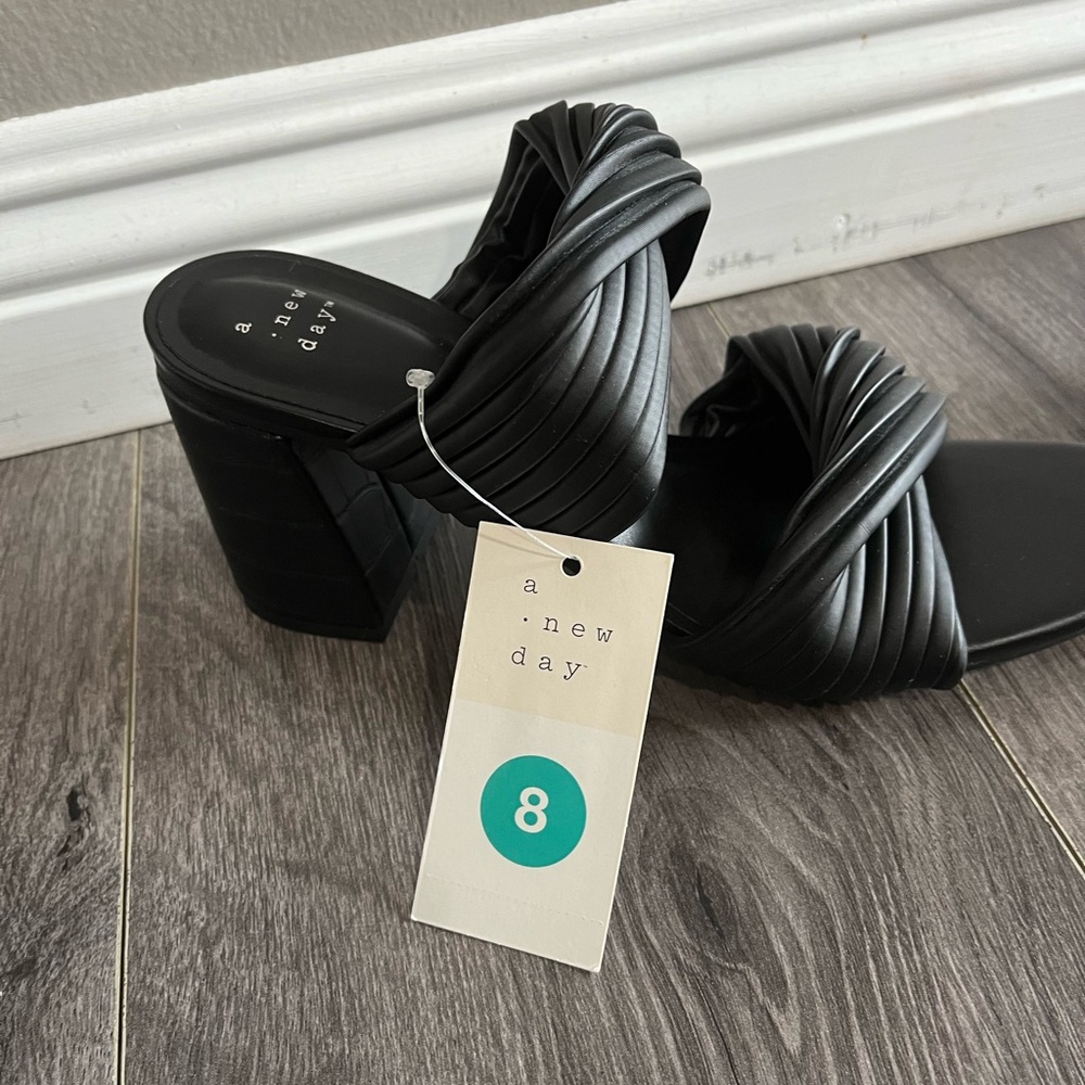 a new day Black Twisted Strap Heeled Sandals - Picture 3 of 6